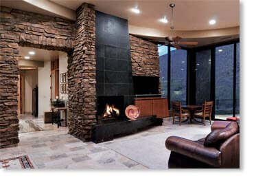 Canyon Ledge Manufactured Stone / Dakota Brown
