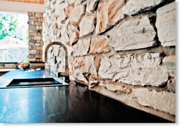 Canyon Ledge Manufactured Stone / Cape Cod Grey