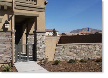 Old World Ledge Manufactured Stone / Monarch