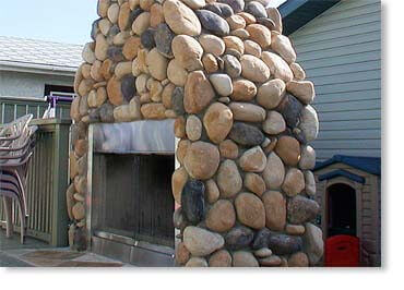 River Rock Manufactured Stone / Reno Blend