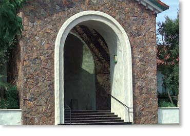 Split Fieldstone Manufactured Stone / Dakota Brown