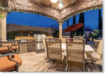 Combo Eastern Mountain Ledge Manufactured Stone / Dakota Brown - Minnesota Fieldstone / Dakota Brown