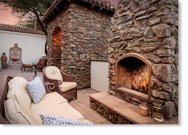 Italian Villa Stone Veneer / Dakota Brown