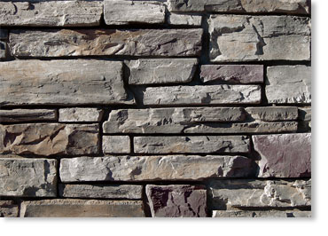 Old World Ledge Manufactured Stone / Grey Quartzite